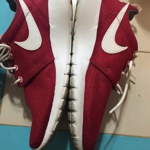 NIKE Roshe One GS 'Gym Red'